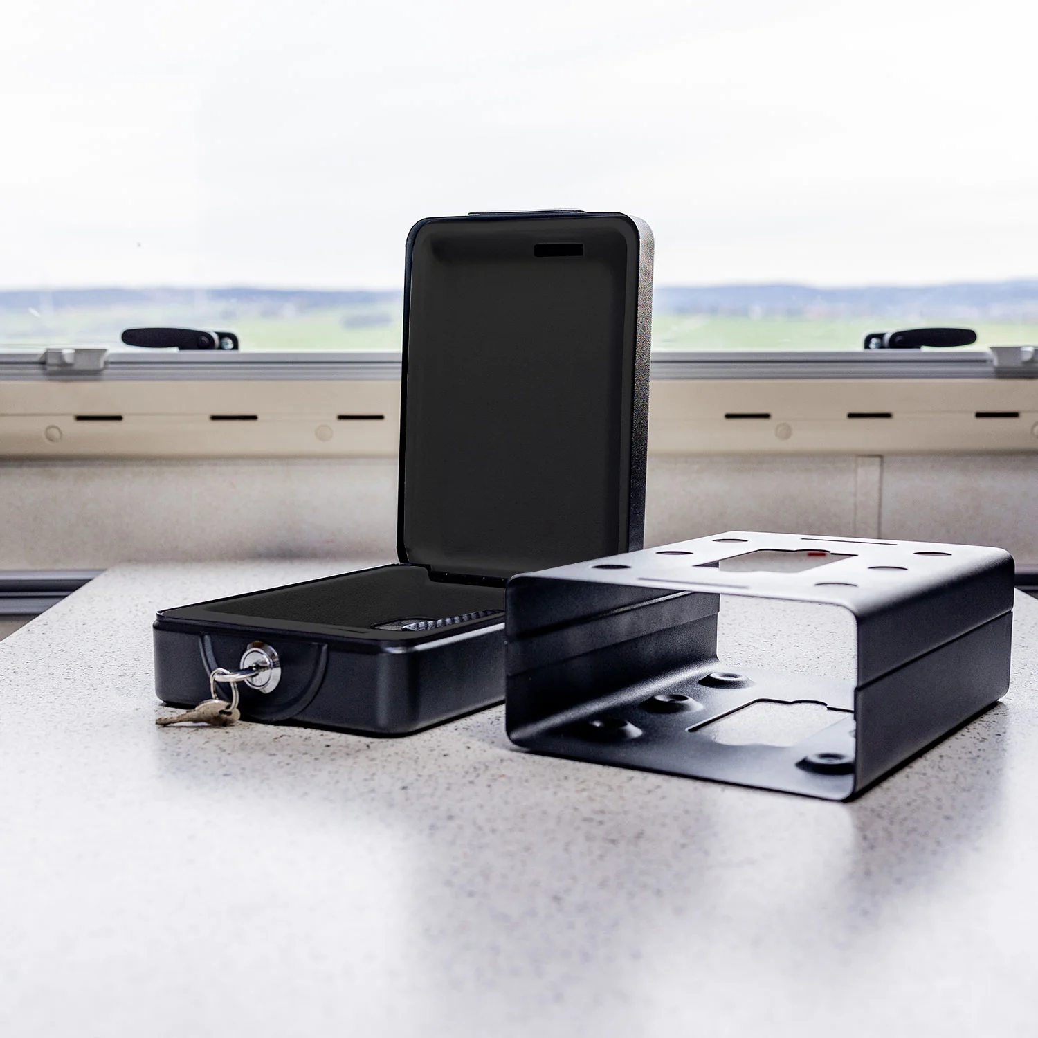 Anschraubbare Box, HMF 307-02, 20 x 15,5 x 7 cm, Schwarz - Image 8