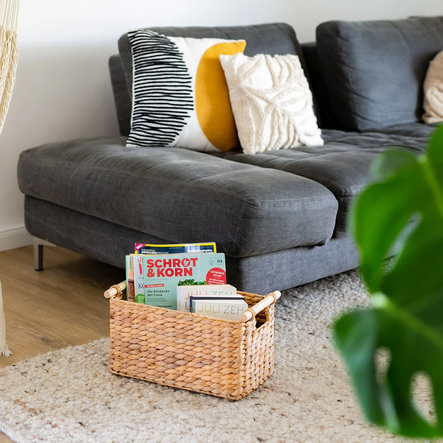 Aufbewahrungskorb geflochten aus Wasserhyazinthe, dekorativer Korb mit Holzgriffen zur Aufbewahrung für Badezimmer, Wohnzimmer, Küche, HMF 37279 - Image 18