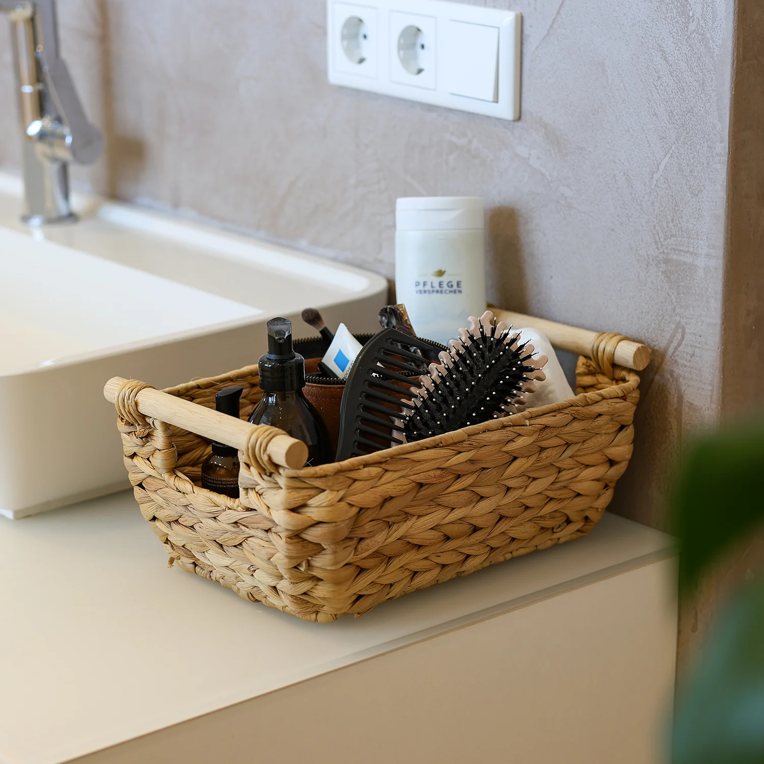 Aufbewahrungskorb geflochten aus Wasserhyazinthe, dekorativer Korb mit Holzgriffen zur Aufbewahrung für Badezimmer, Wohnzimmer, Küche HMF 37277 - Image 18